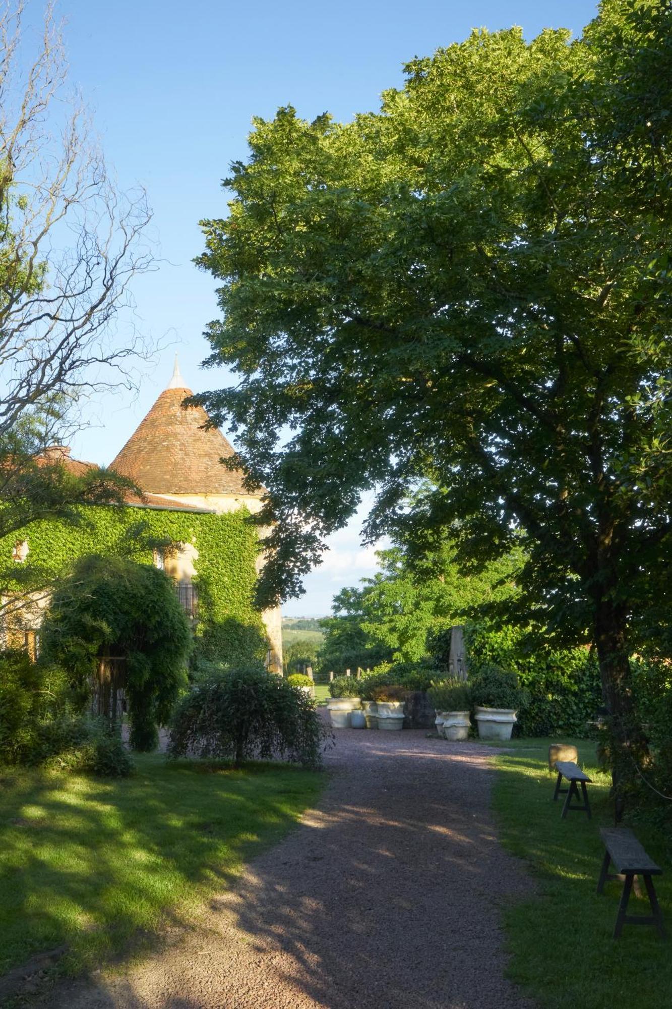 Отель La Colline Du Colombier Iguerande Экстерьер фото