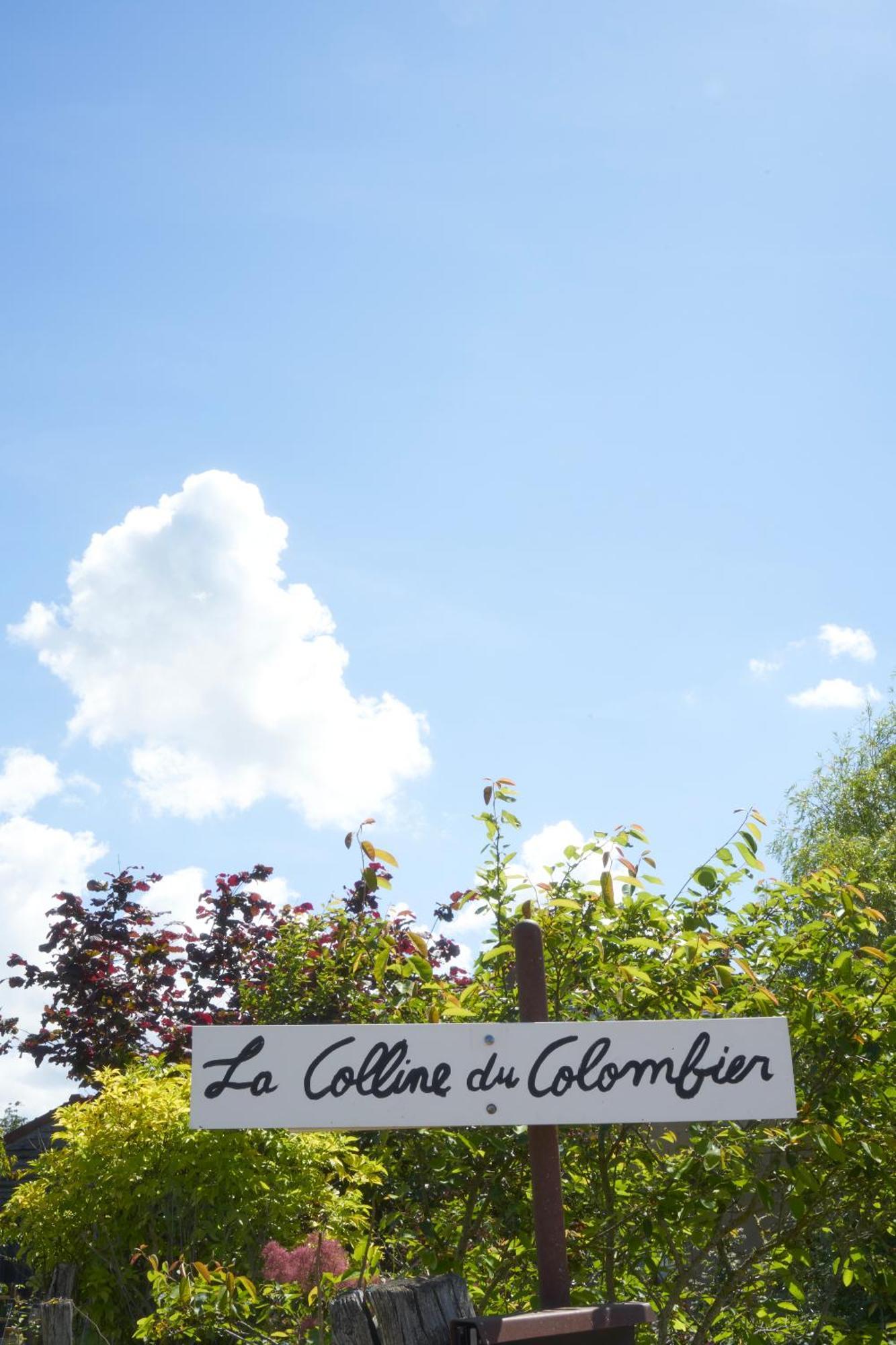 Отель La Colline Du Colombier Iguerande Экстерьер фото